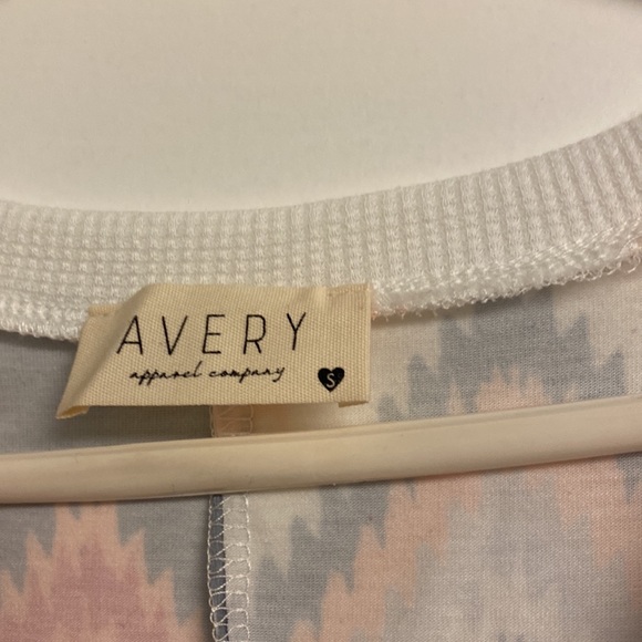 Avery Apparel Company Top - Picture 3 of 5